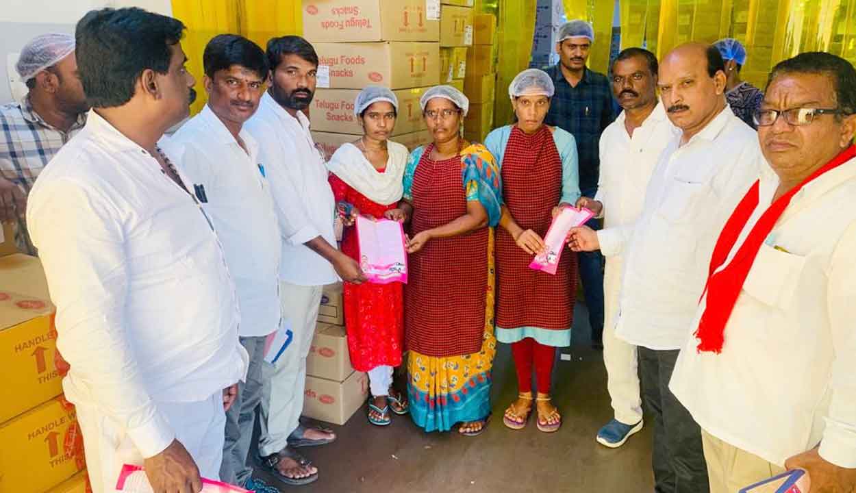 మునుగోడులో టీఆర్‌ఎస్‌కు మద్దతుగా కార్మిక సంఘాలు ప్రచారం