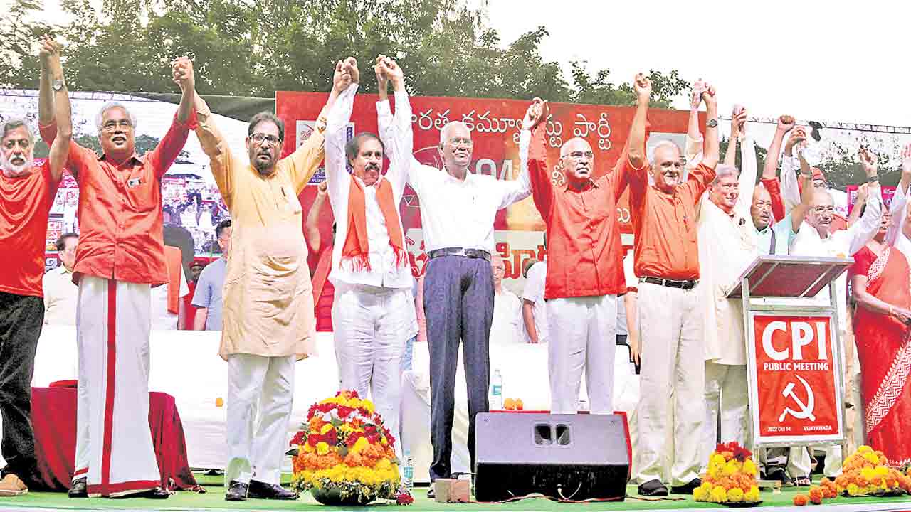 మోదీని గద్దె దించుతాం