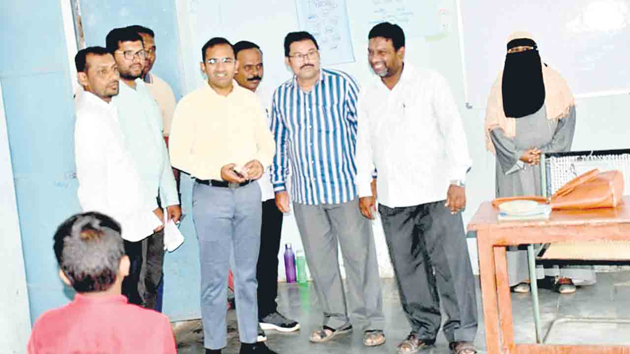 గడువులోగా పనులు పూర్తి చేయాలి..