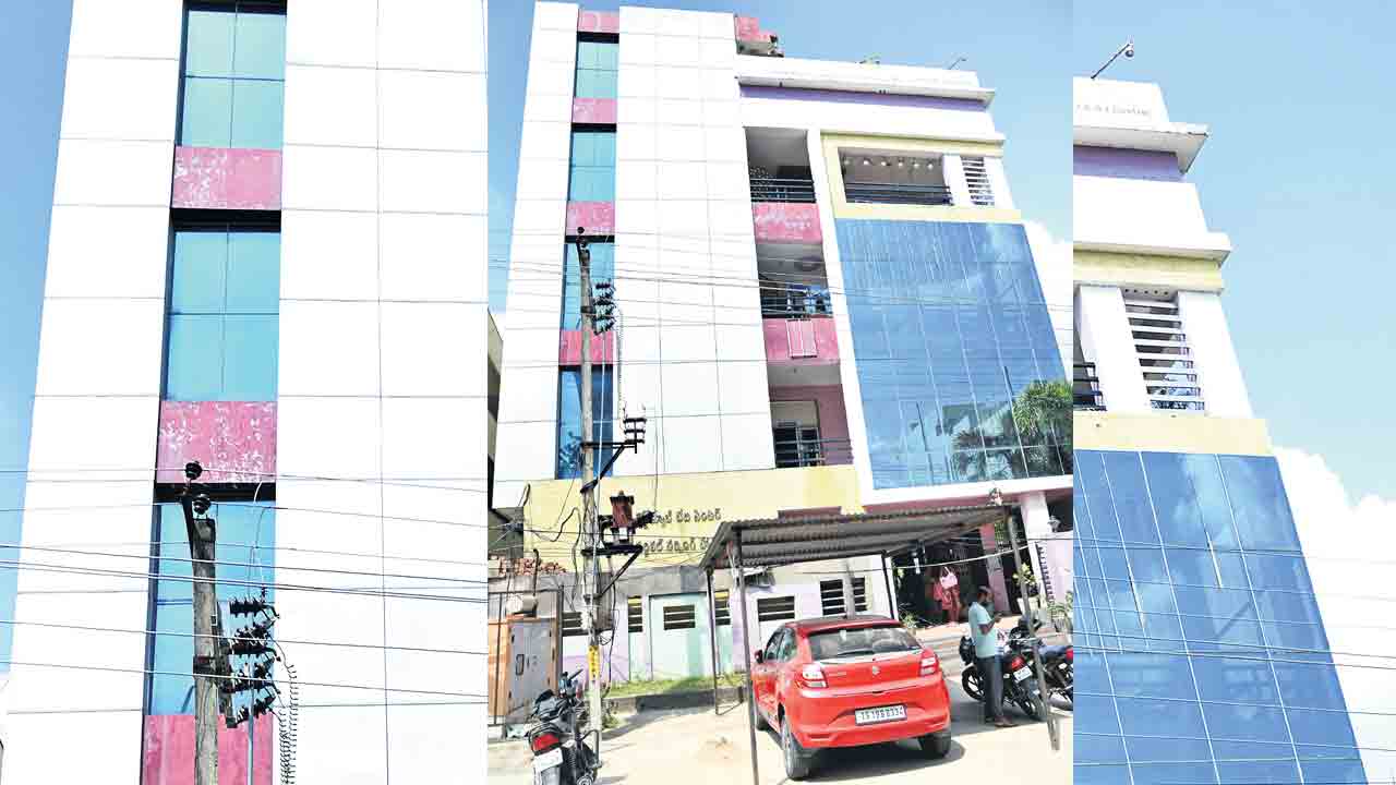 తనిఖీలు.. తాఖీదులు..