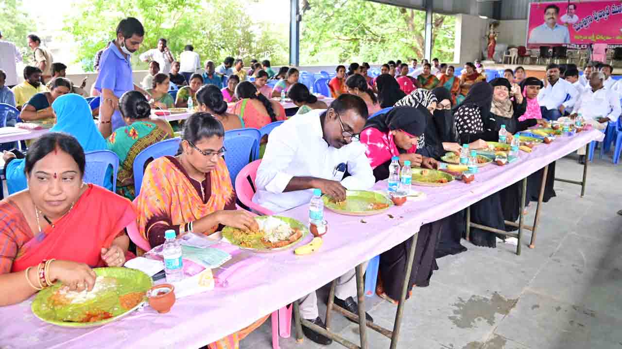 ఆడబిడ్డల సంతోషమే లక్ష్యం