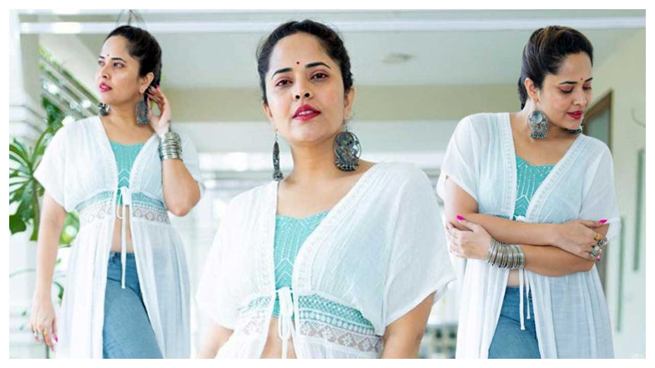 Anasuya Bharadwaj | అనసూయ భరద్వాజ్ కిర్రాక్ పోజులు..