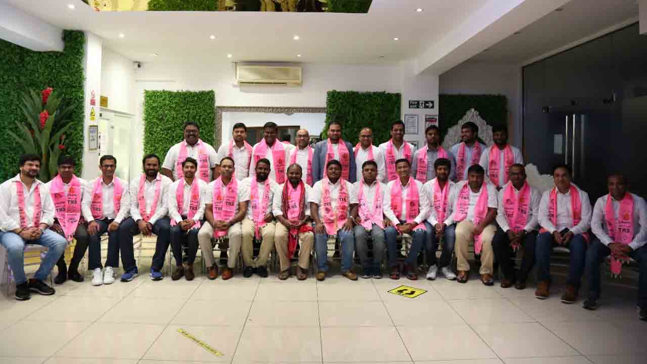 లండన్‌లో ఎన్నారై బీ(టీ)ఆర్ఎస్ యూకే కార్యవర్గ సమావేశం