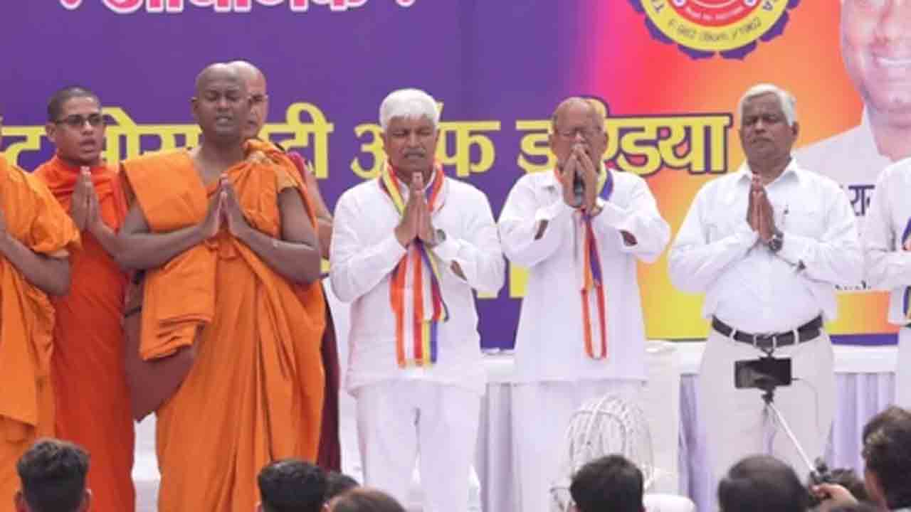 ‘మత మార్పిడి’ కార్యక్రమానికి హాజరైన… ఆప్‌ మంత్రి గౌతమ్‌ రాజీనామా