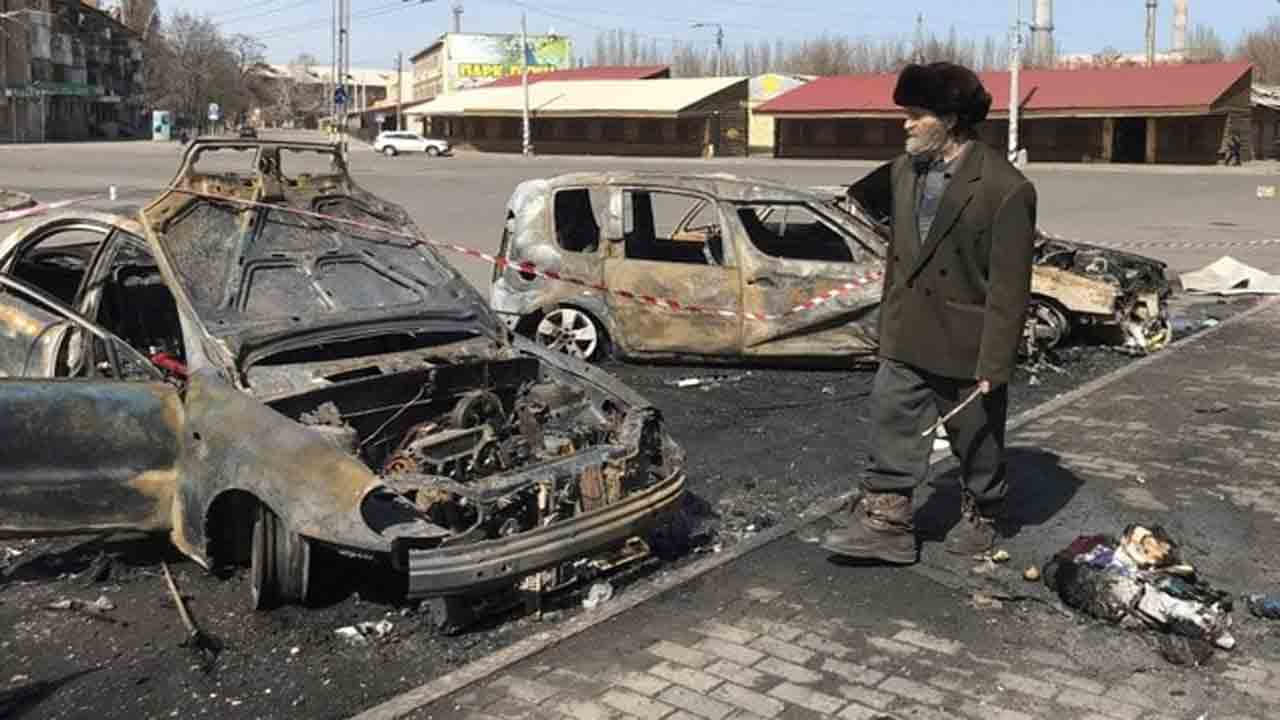 ఉక్రెయిన్‌లో పౌరుల వాహనాలపై రష్యా సైన్యం దాడి… 20 మంది మృతి