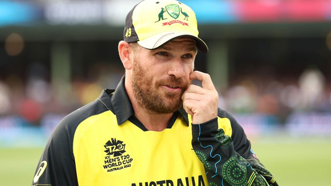 AUS vs SL | టాస్ గెలిచి ఫీల్డింగ్ ఎంచుకున్న ఆస్ట్రేలియా.. విజయం దక్కేనా?