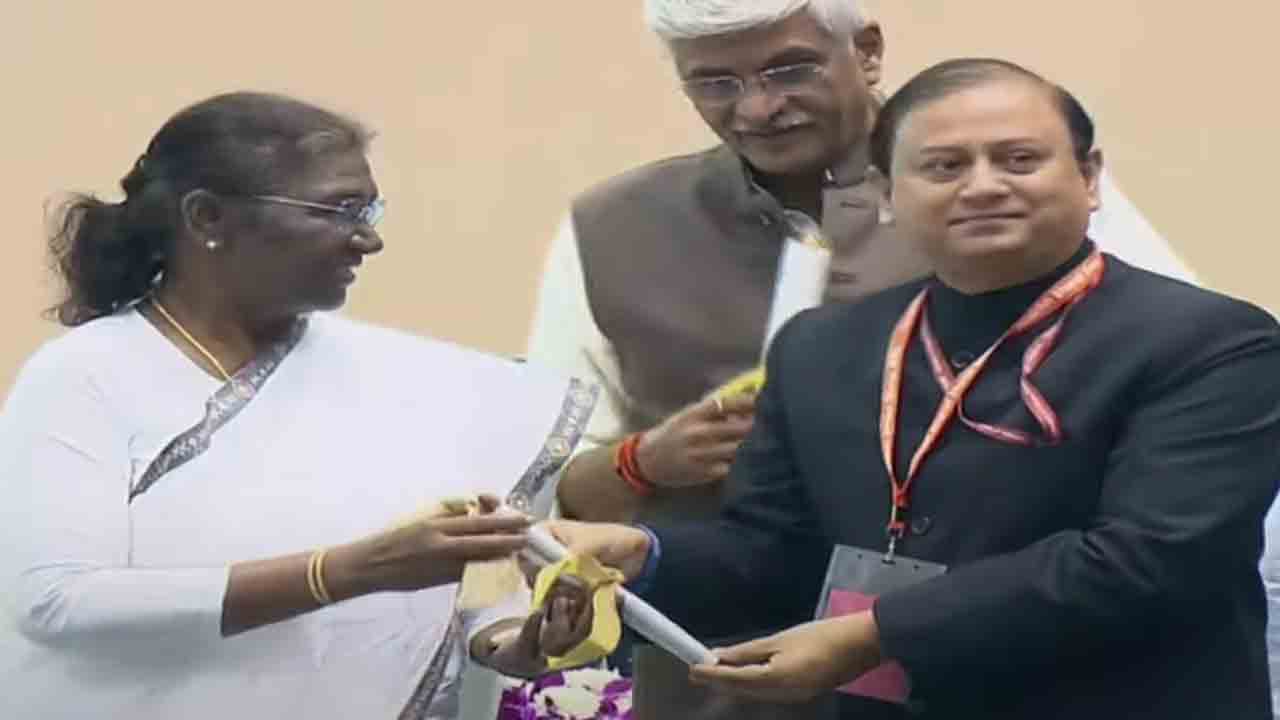 స్వచ్ఛ సర్వేక్షణ్‌లో తెలంగాణకు 13 అవార్డులు.. ప్రదానం చేసిన రాష్ట్రపతి