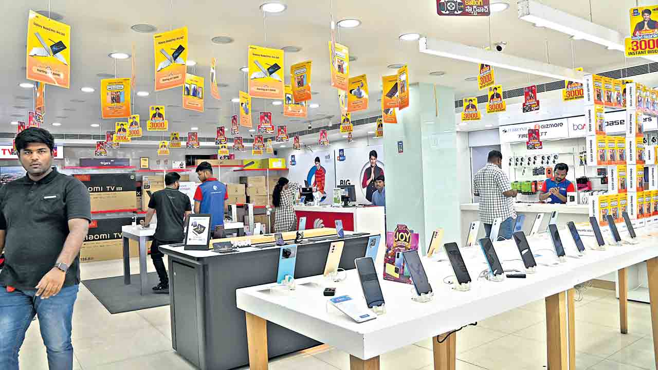 దీపావళి ధమాకా.. జోరందుకున్న విక్రయాలు