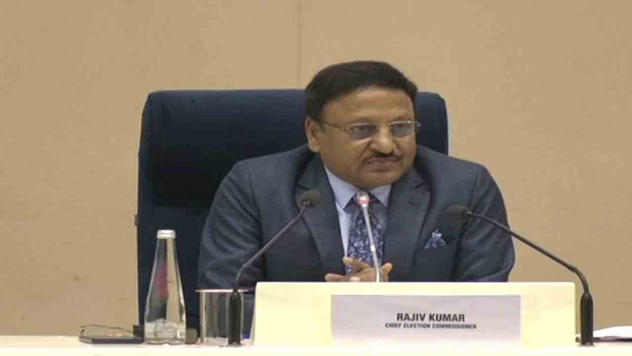 గుజరాత్‌ ఎన్నికల షెడ్యూల్‌ ఎందుకు ప్రకటించలేదంటే?… సీఈసీ వివరణ