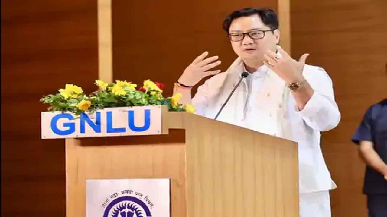 Kiren Rijiju on Judges |  న్యాయమూర్తులపై కేంద్ర మంత్రి రిజిజు సంచలన వ్యాఖ్యలు.. రాజకీయాలు చేస్తున్నారంటూ ఆరోపణ