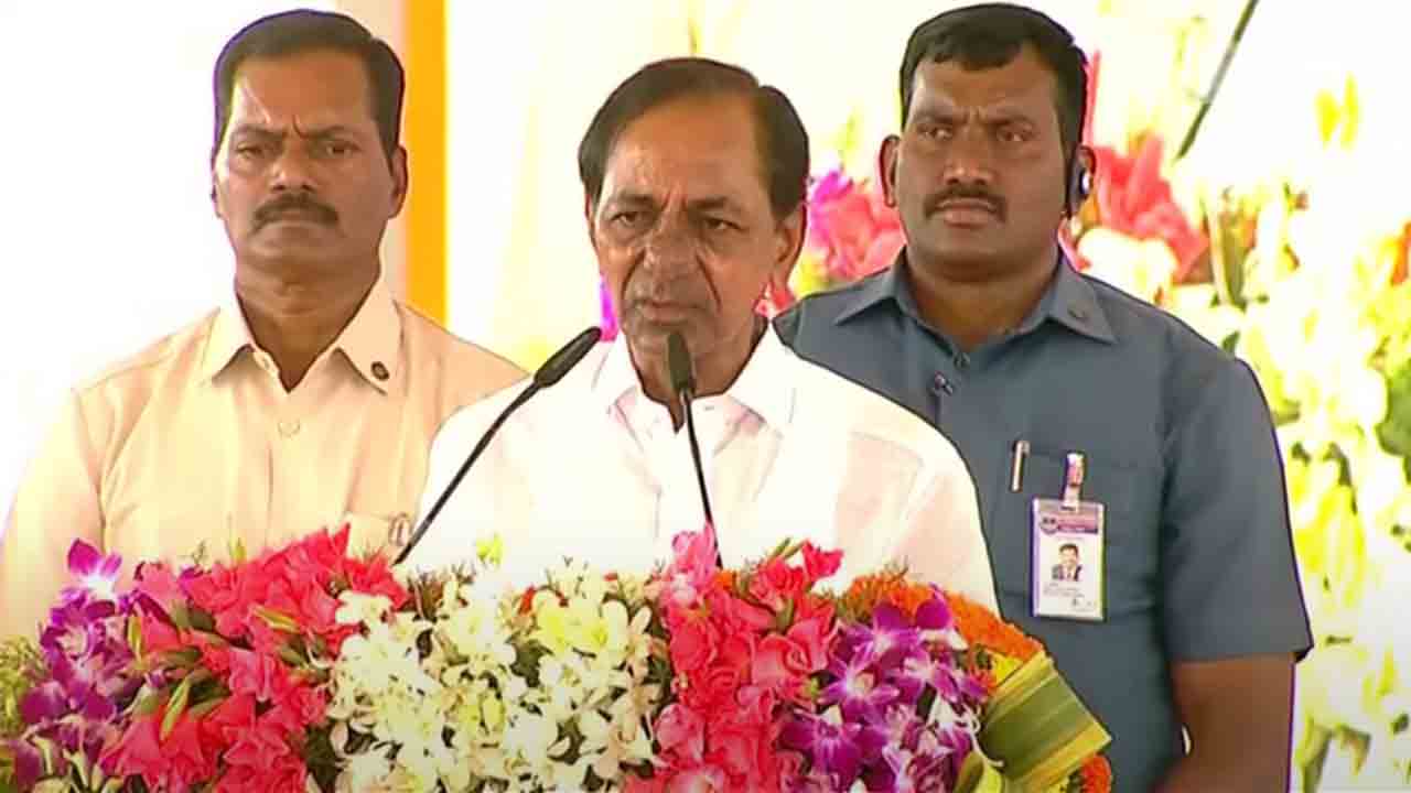 మరుగుజ్జులు మహాత్ములు కాలేరు : సీఎం కేసీఆర్‌