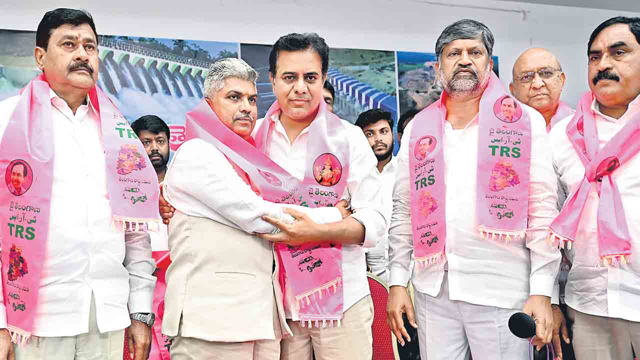 చేనేతకు మోదీ చావుదెబ్బ