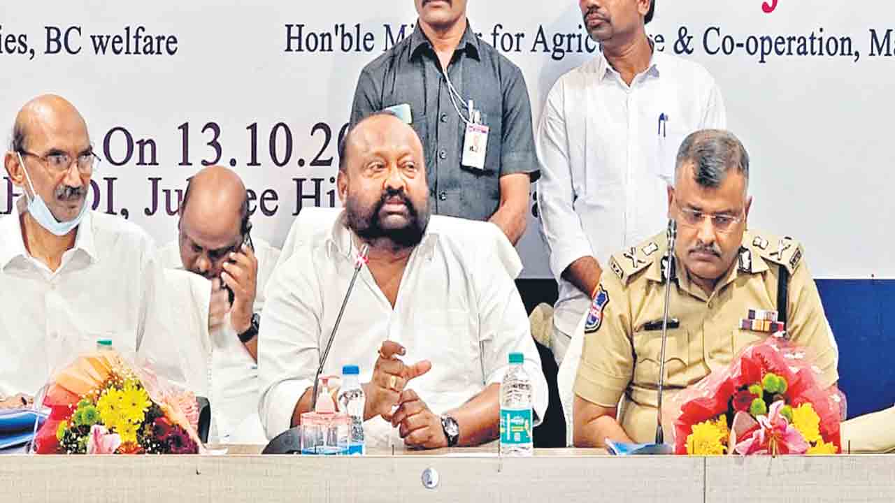 వానకాలంలో ప్రతి గింజా కొంటాం