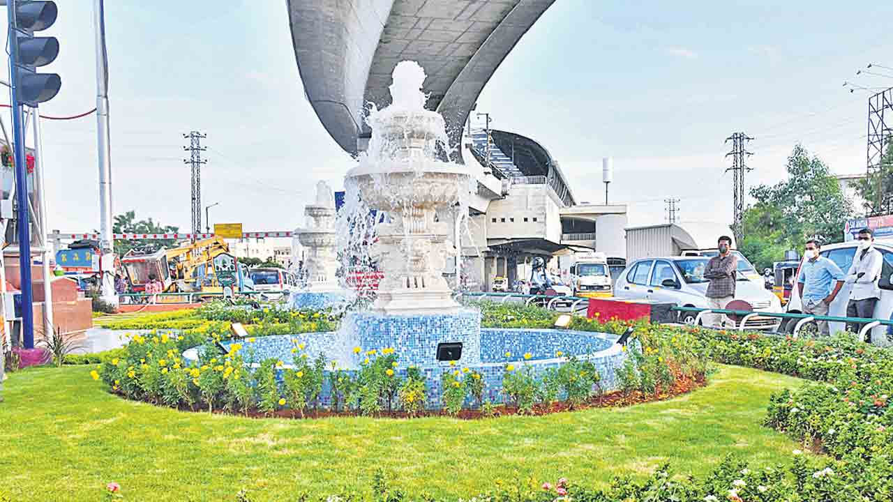 మరో 114 జంక్షన్ల అభివృద్ధి