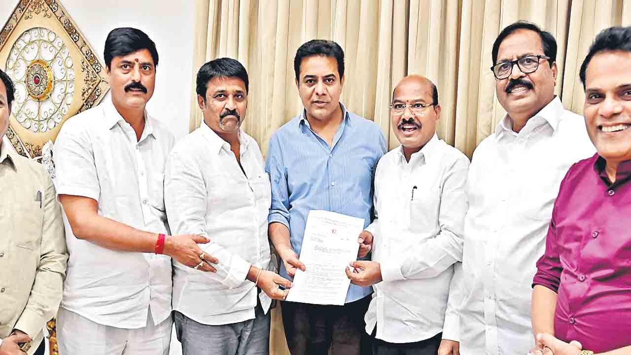 ఉద్యోగులకు డీఏ మంజూరు చేయండి