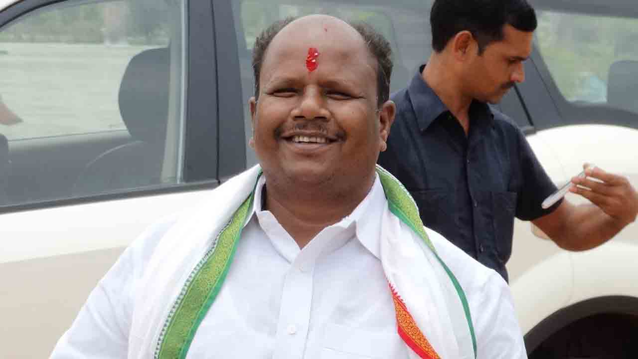 ఛత్తీస్‌గఢ్‌ డిప్యూటీ స్పీకర్‌ మనోజ్‌ సింగ్‌ మాండవి కన్నుమూత