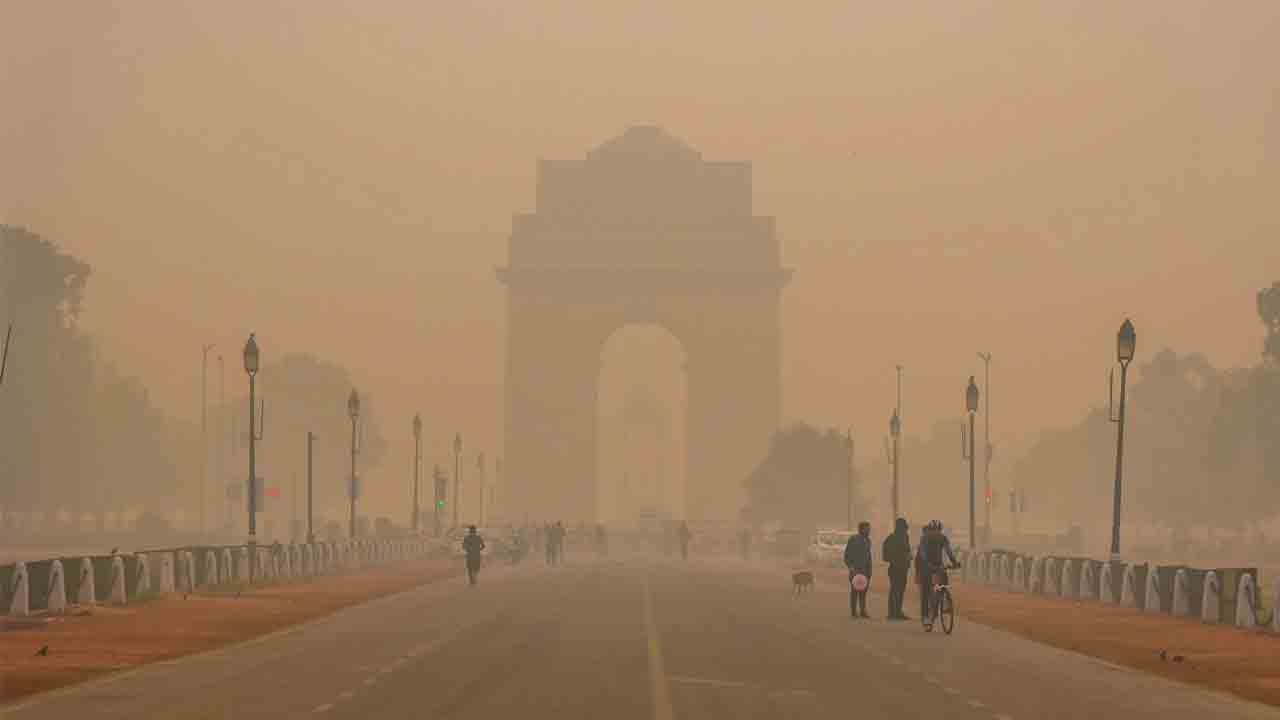 దేశ రాజధాని ఢిల్లీలో వాయు కాలుష్యం.. నిర్మాణ పనులపై నిషేధం