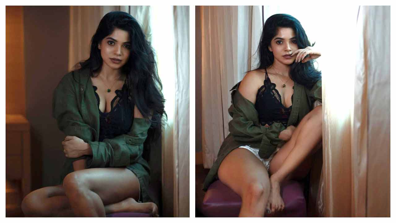 Divya Bharathi | దివ్య భారతి అందాలు అదరహో..