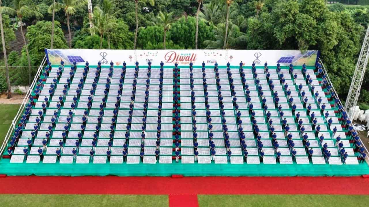 Diwali Gifts | ధోలాకియా కంపెనీ సిబ్బందికి సోలార్‌ ప్యానెల్స్‌.. కరంట్‌ బిల్లు బాదే ఉండదిక !