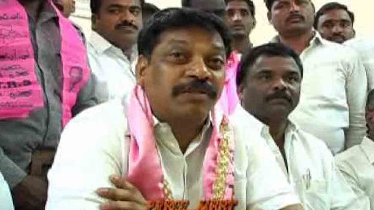 పైళ్ల శేఖర్రెడ్డి బీజేపీలో చేరడం అబద్ధం