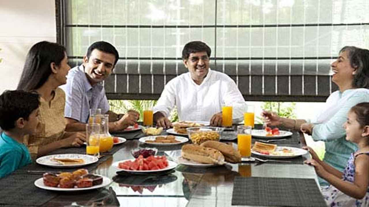 Eating together | కుటుంబమంతా కలిసి తింటే.. ఆరోగ్య ప్రయోజనాలివీ..!