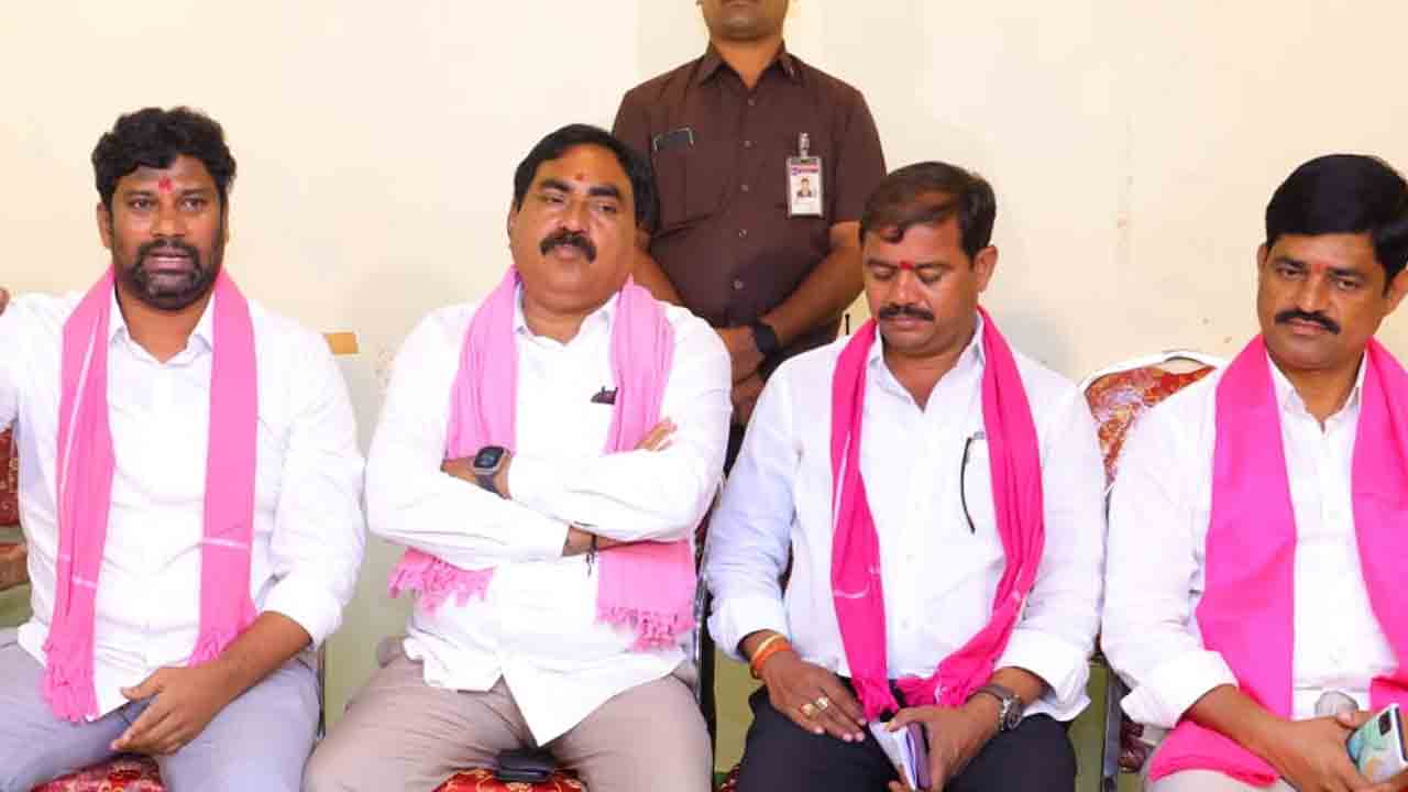 ప్రజల జీవితాలతో చెలగాటమాడుతున్న బీజేపీ: మంత్రి ఎర్రబెల్లి