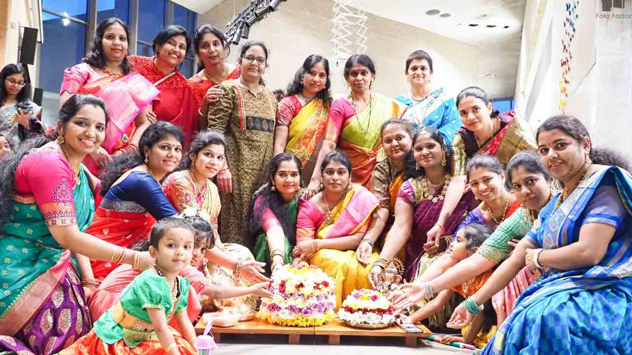 ఫిన్లాండ్‌లో ఘ‌నంగా బతుక‌మ్మ‌, ద‌స‌రా వేడుక‌లు