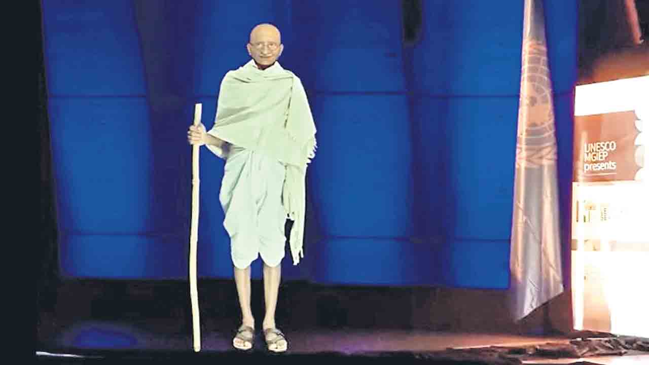 ఐరాసలో గాంధీ ప్రసంగం.. తొలిసారి నిలువెత్తు హోలోగ్రామ్‌ ప్రదర్శన