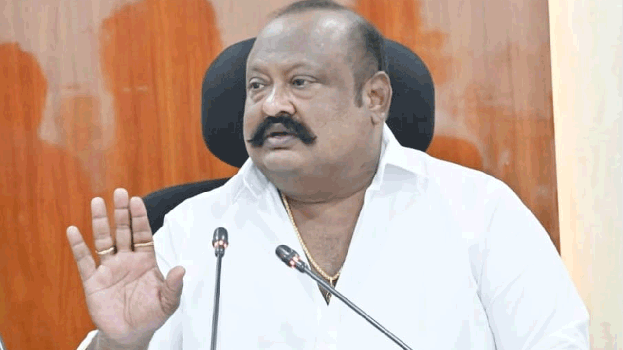 రైతులకు ఎలాంటి ఇబ్బంది లేకుండా ధాన్యం కొనుగోళ్లు: మంత్రి గంగుల