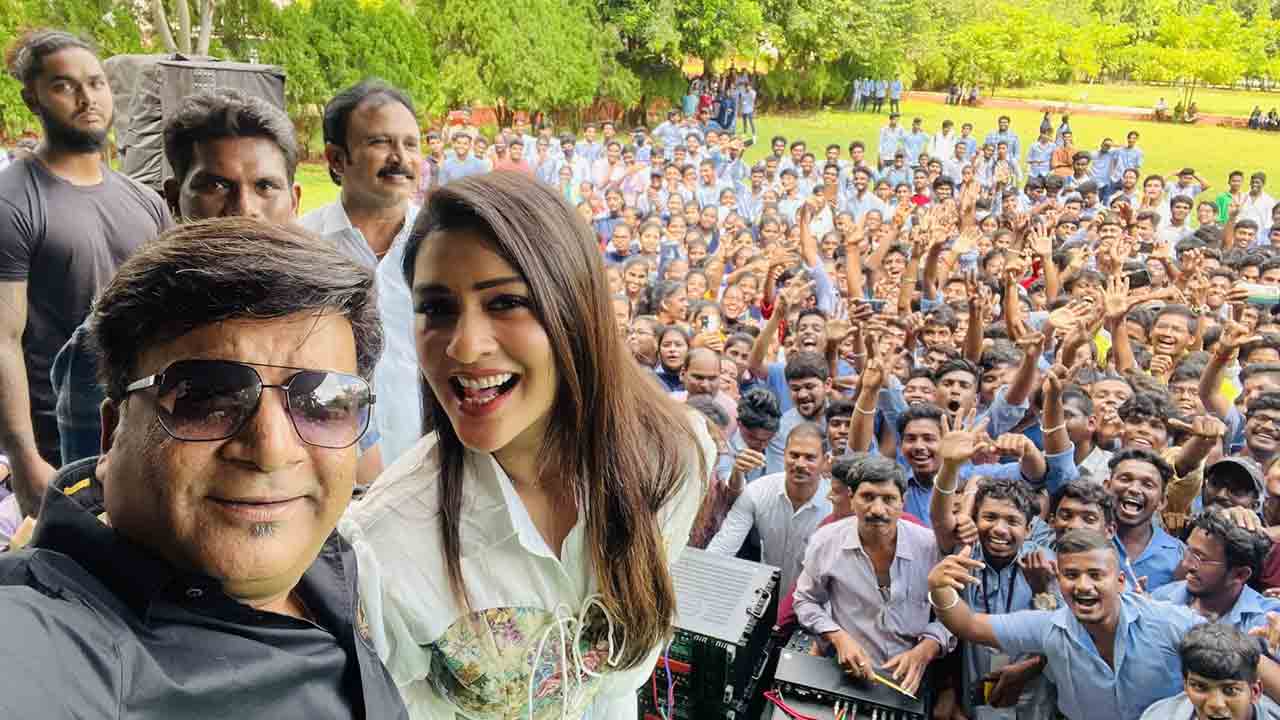 Ginna Promotions | జిన్నా ప్ర‌మోష‌న‌ల్ టూర్‌లో మంచు విష్ణు టీం.. వీడియో వైర‌ల్