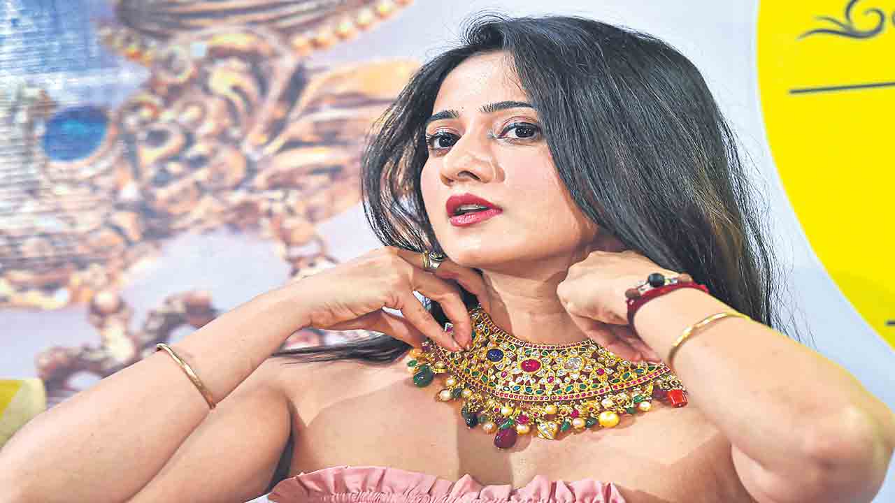 52 వేల దిగువకు పసిడి