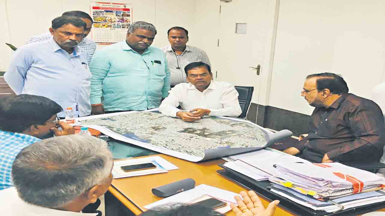 నాలా పనుల్లో వేగం పెంచండి