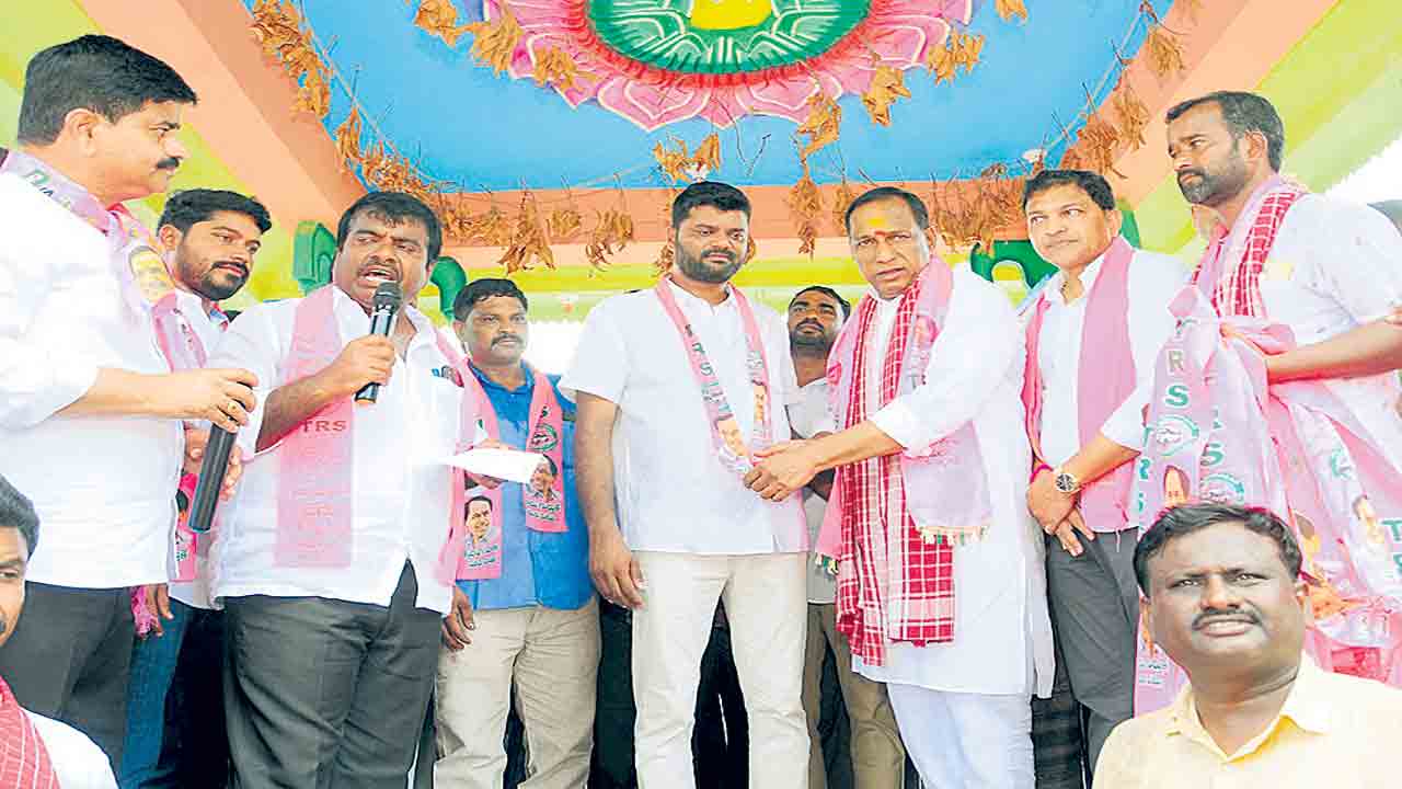 రాజగోపాల్‌రెడ్డినిచిత్తుగా ఓడించాలి