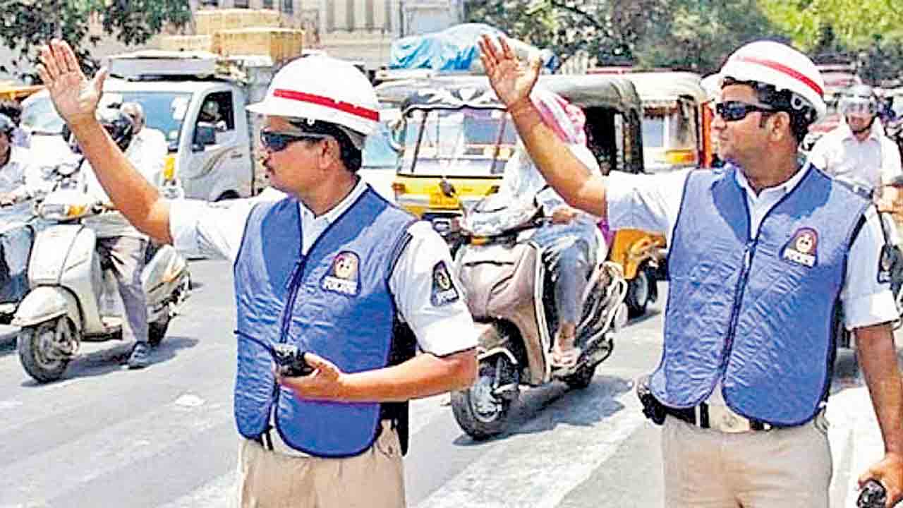 కానిస్టేబుళ్లు.. జంక్షన్‌లోనే ఉండాలి..!