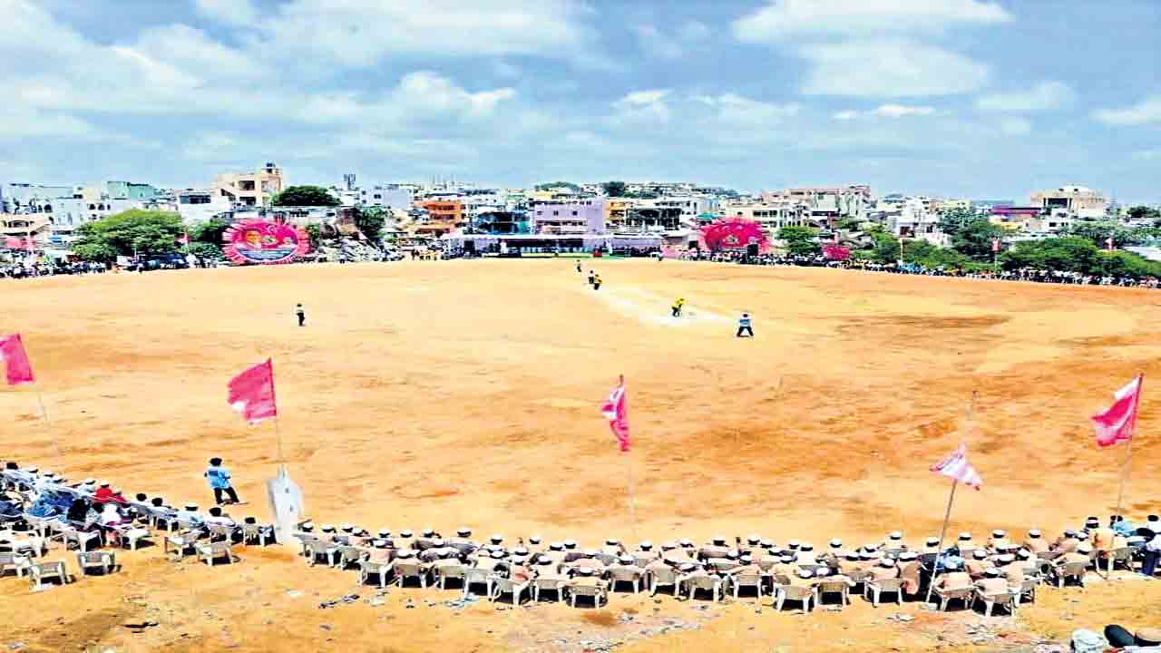 క్వారీలు పూడ్చి.. ఆటలకు నిలయంగా మార్చి