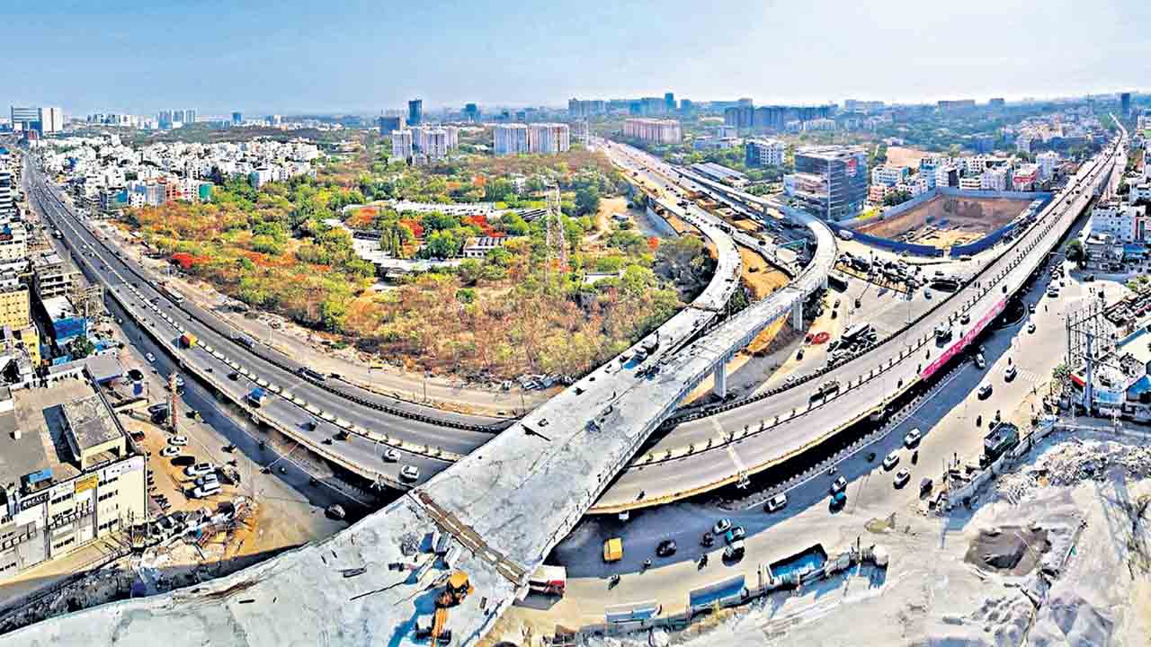 ఆకాశ మార్గాలు..  అలుపెరగని పయనాలు