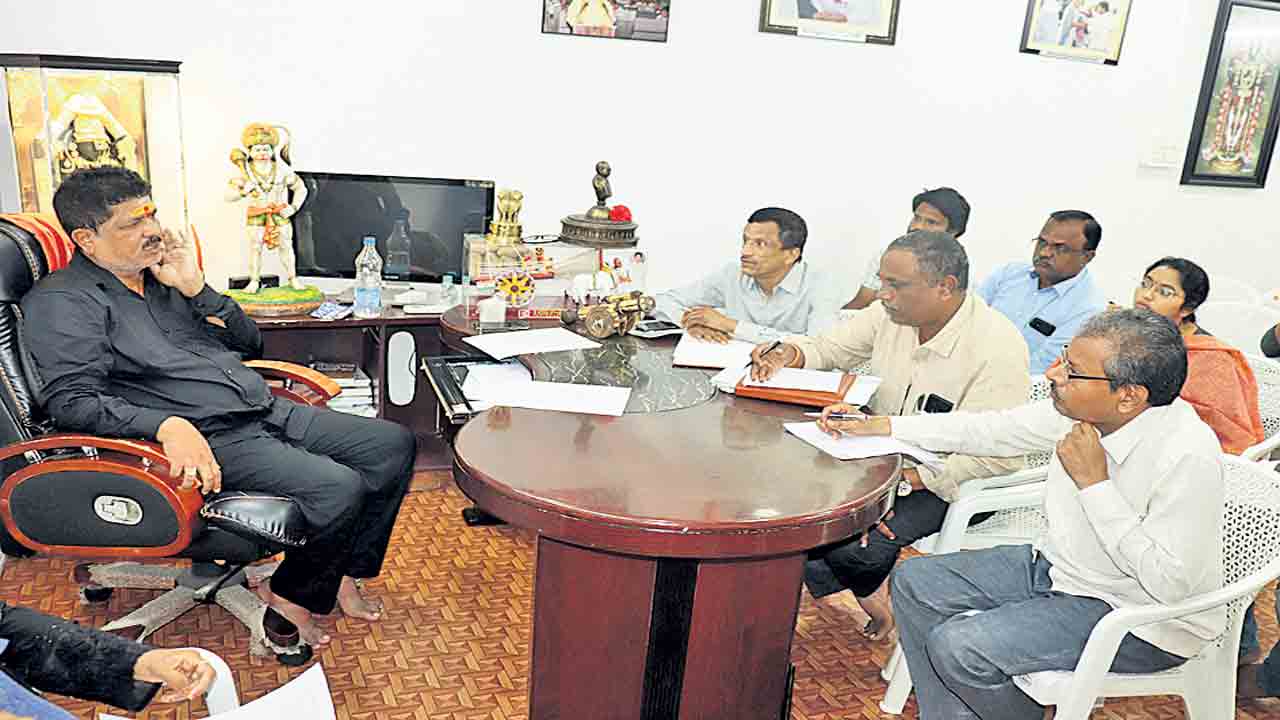 పార్కుల అభివృద్ధికి ప్రణాళికలు సిద్ధం చేయండి