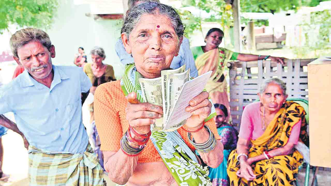 50,186మందికినూతన పింఛన్లు