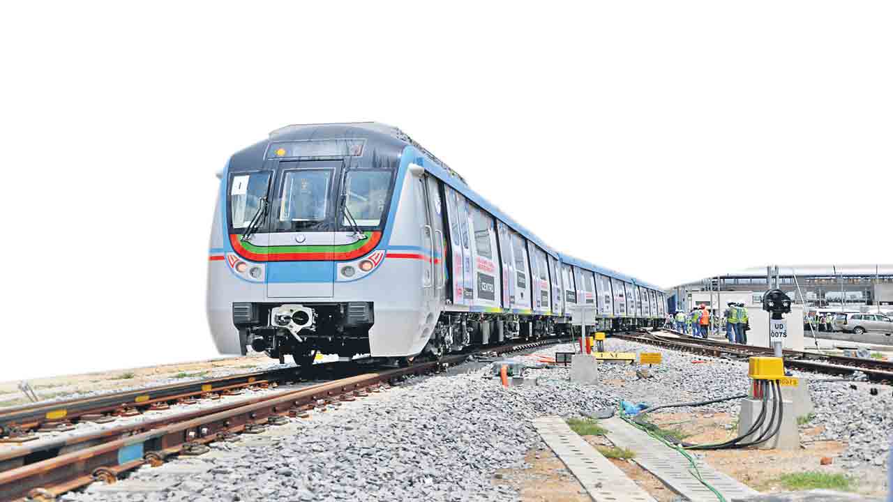 ఇయ్యాల్టి నుంచి.. రాత్రి 11 దాకా మెట్రో సేవలు