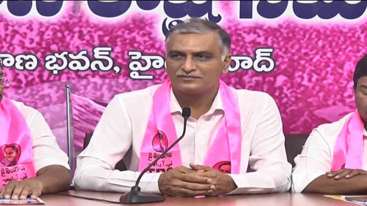 కన్నతల్లికి అన్నంపెట్టనోడు పినతల్లికి బంగారు గాజులు చేయిస్తాడా: మంత్రి హరీశ్‌ రావు