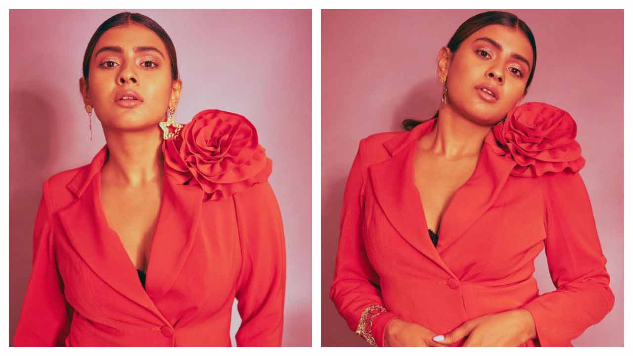 Hebah Patel | రెడ్ మిర్చీలా మెరిసిపోతున్న హెబ్బా పటేల్..