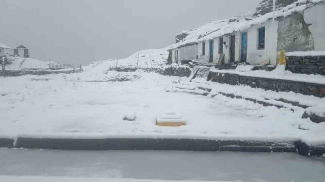 భారీగా హిమపాతం.. హేమకుండ్‌ సాహిబ్‌ యాత్ర నిలిపివేత