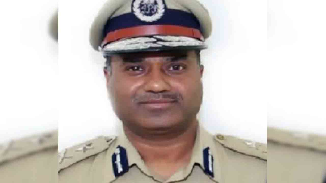 హత్యకు గురైన జమ్మూ కశ్మీర్‌ జైళ్లశాఖ డీజీ..!