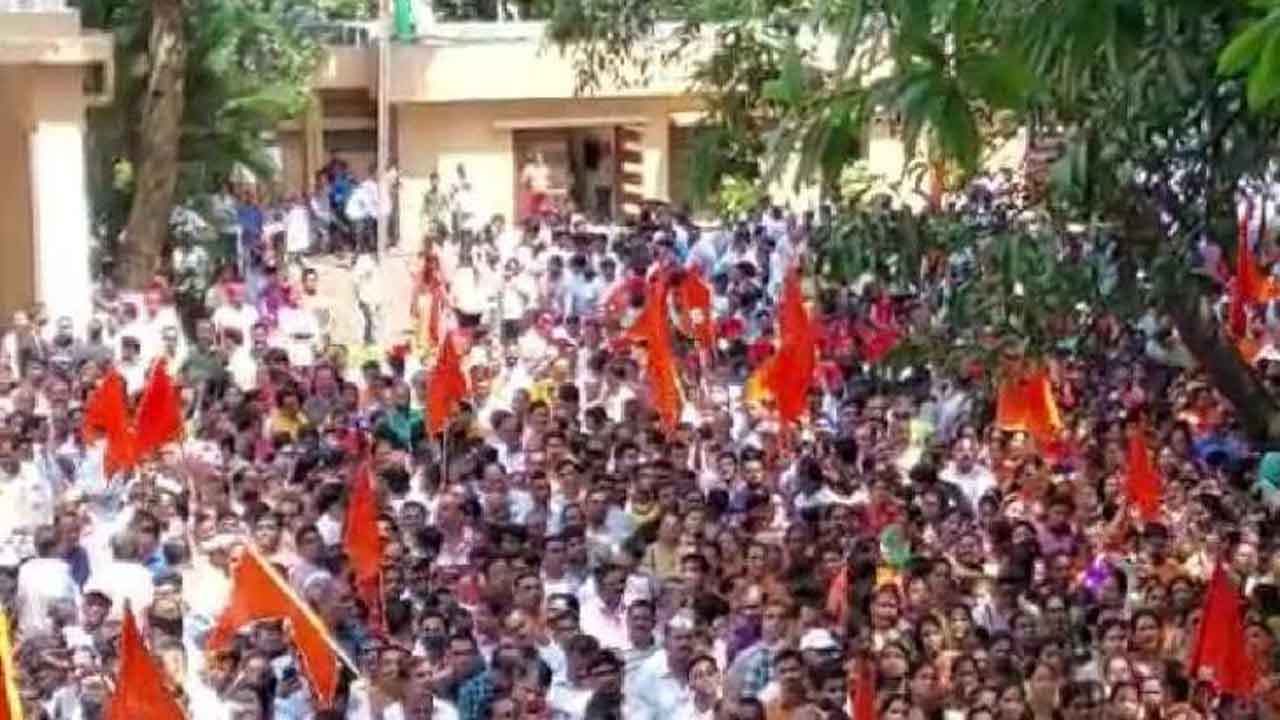 వర్లీలో ఉద్దవ్‌ ఠాక్రేకు షాకిచ్చిన శివసైనికులు.. ఏకనాథ్‌ పక్షాన చేరిన 3000 మంది