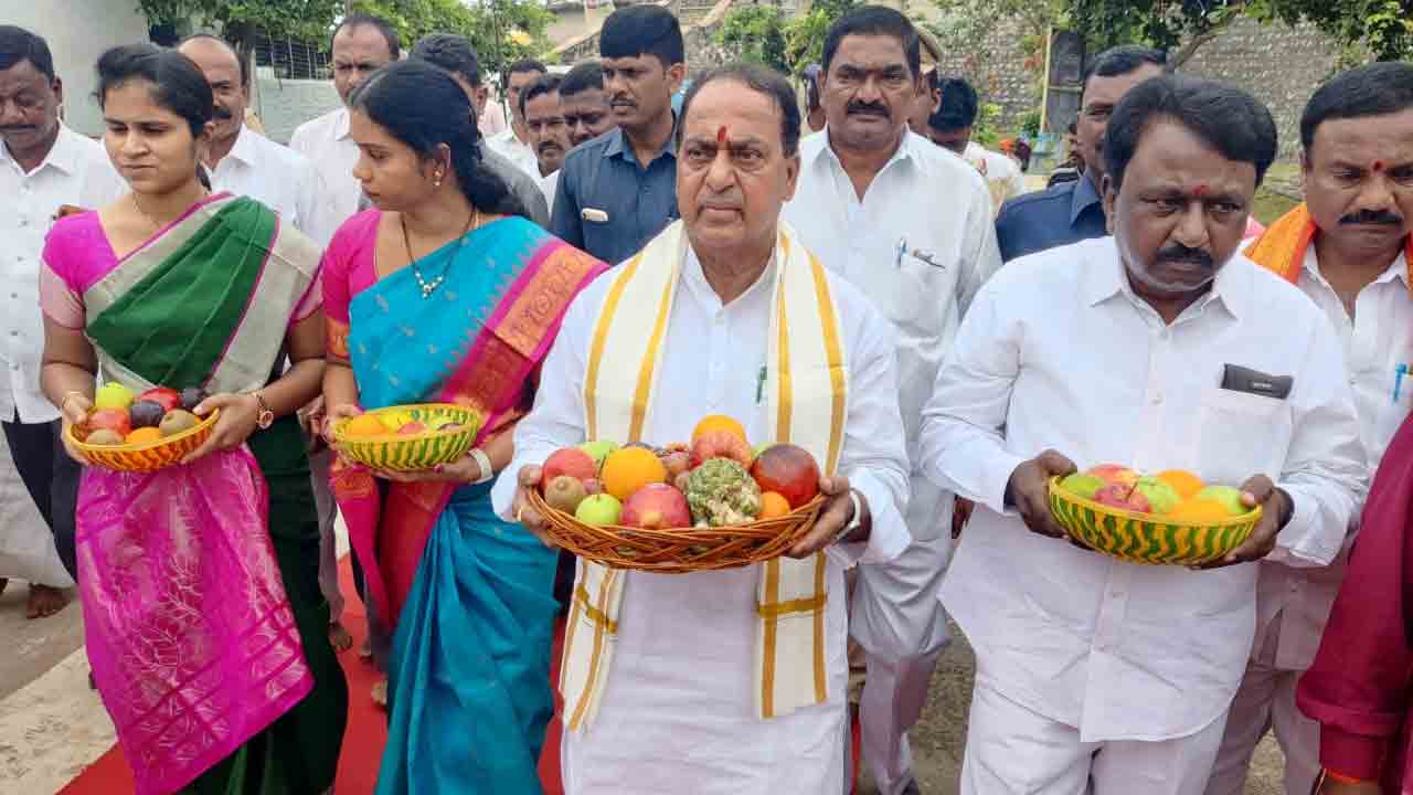 జోగులాంబ అమ్మ‌వారిని ద‌ర్శించుకున్న మంత్రి ఇంద్ర‌క‌ర‌ణ్ రెడ్డి