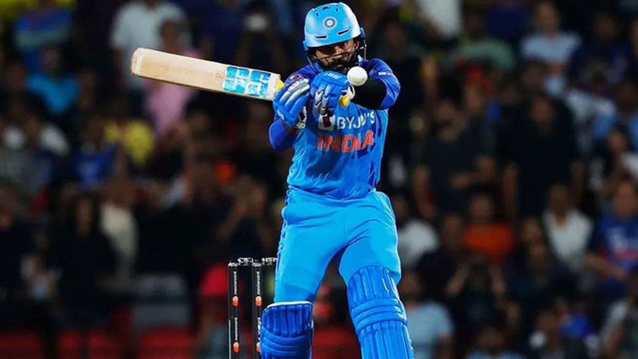 IND vs AUS | దినేష్ కార్తీక్ కూడా అవుట్.. ఐదో వికెట్ కోల్పోయిన టీమిండియా