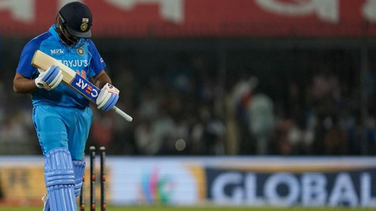 IND vs PAK | నిదానంగా సాగుతున్న బ్యాటింగ్.. పది ఓవర్లకు స్కోరు ఎంతంటే?