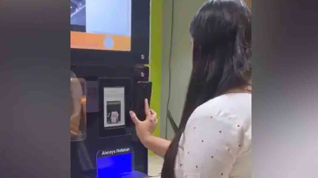 Watch: ఇడ్లీ ఏటీఎం… నిమిషాల్లో వేడి వేడి ఇడ్లీలు రెడీ