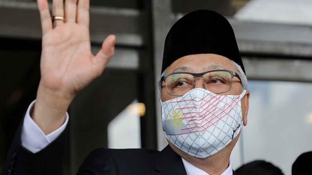 మ‌లేషియా పార్ల‌మెంట్‌ను ర‌ద్దుచేసిన ప్ర‌ధాని.. ముందస్తు ఎన్నిక‌ల‌కు పిలుపు