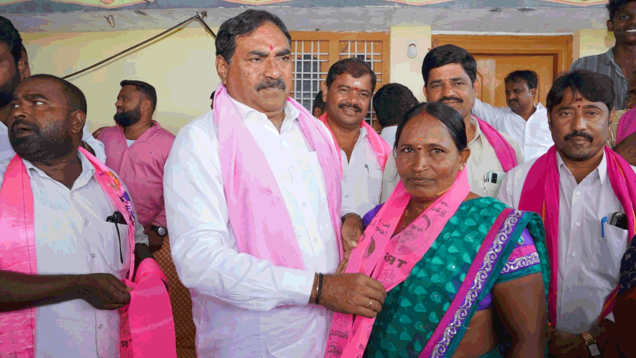 మంత్రి ఎర్రబెల్లి ఆధ్వర్యంలో టీఆర్‌ఎస్‌లో చేరికలు